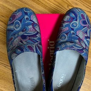 Alegria keli slip on nursing shoes